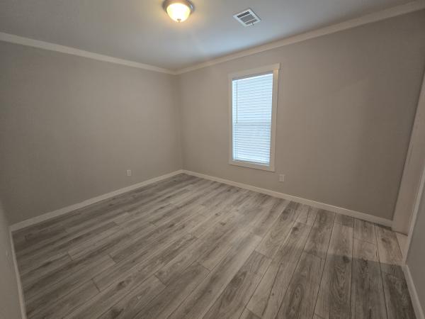 2025 Champion WS2856H32 Mobile Home