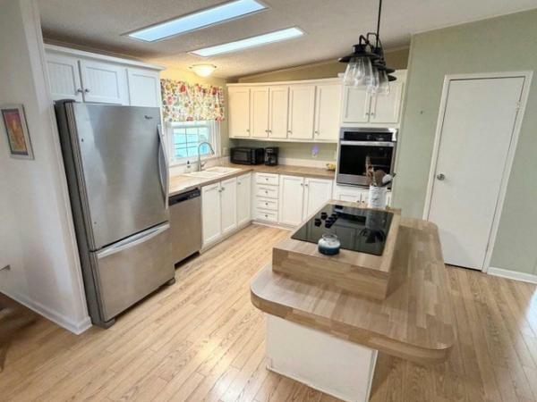 1985 Kaufman 26 Manufactured Home