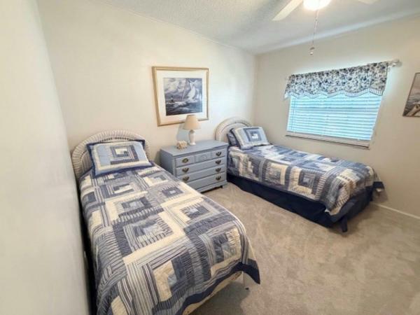 1985 Kaufman 26 Manufactured Home
