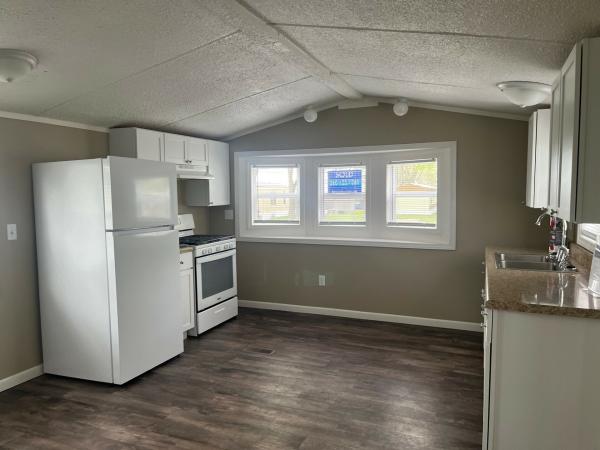 1986 Holly Park mobile Home