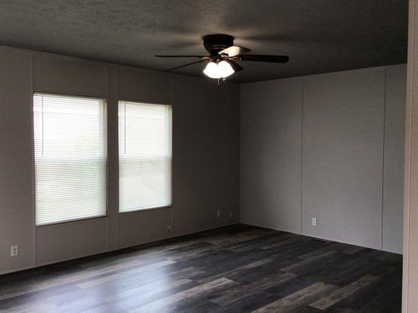 2010 Clayton UNK Mobile Home