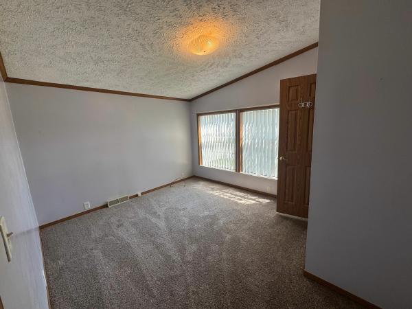 2000 Champion Glenwood Manor Mobile Home
