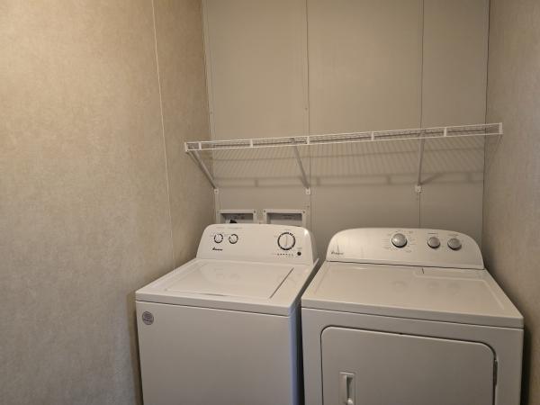 2013 Champion 1680204RA Mobile Home