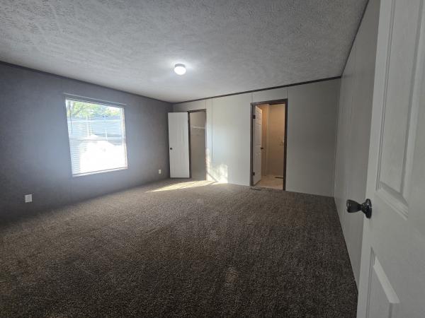 2013 Champion 1680204RA Mobile Home