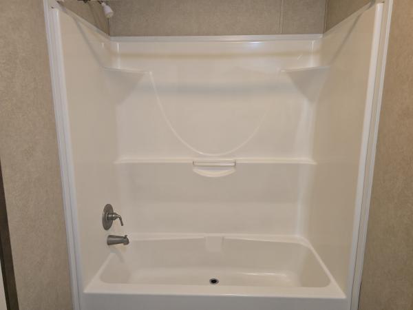 2013 Champion 1680204RA Mobile Home