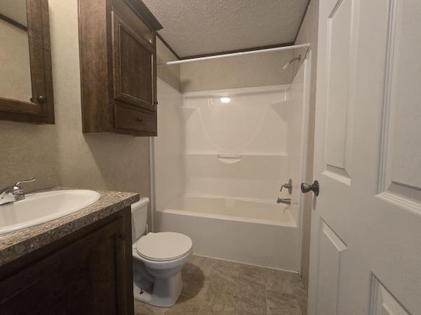 2013 Champion 1680204RA Mobile Home