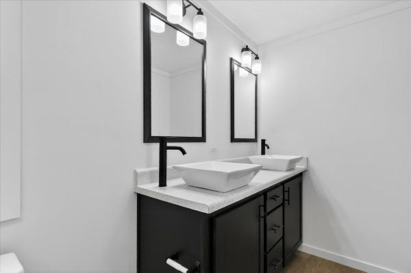 2026 Adventure 35 4603QT  Home