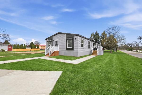 2026 Adventure 35 4603QT  Home