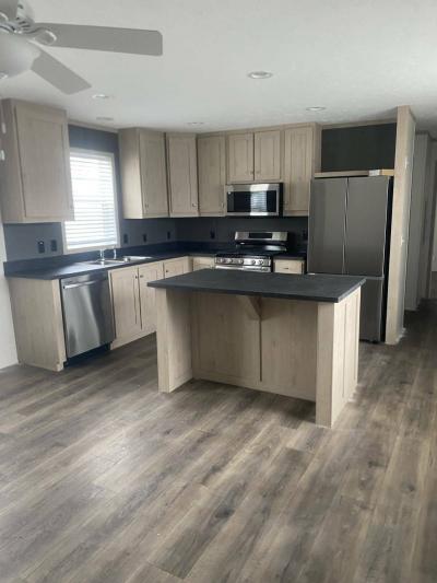 Mobile Home at 115 W 10Th, Coal Valley, IL 61240