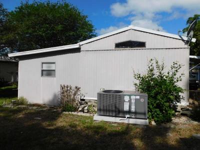 Photo 4 of 34 of home located at 3810 Tall Oaks Lane Zephyrhills, FL 33541