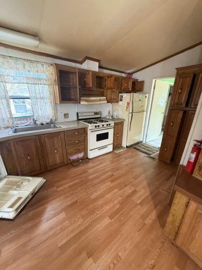 Photo 4 of 7 of home located at 1810 Forbes St. #327 Milford, MI 48381