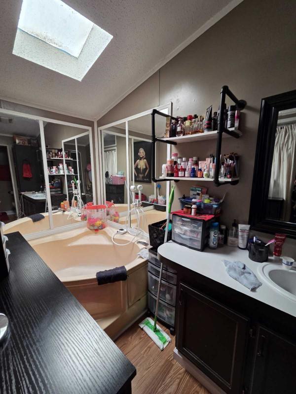 1997 Skyline Manufactured Home