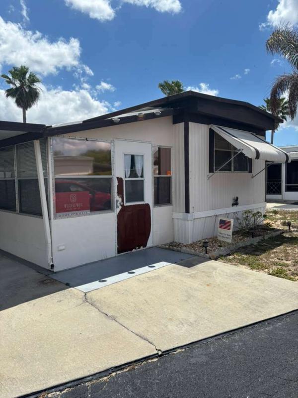 Photo 1 of 2 of home located at 2912 Phil Lane Sebring, FL 33870