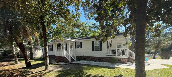 2004 Fleetwood 4443M Mobile Home