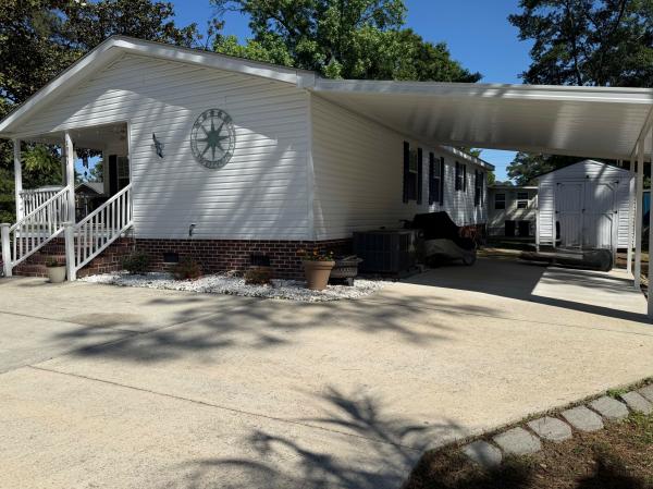 2004 Fleetwood 4443M Mobile Home