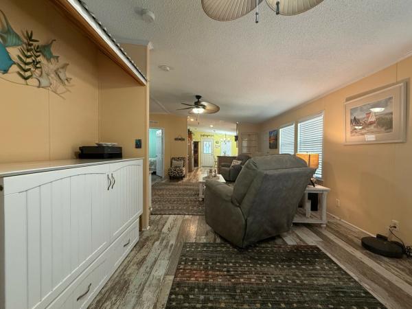 2004 Fleetwood 4443M Mobile Home