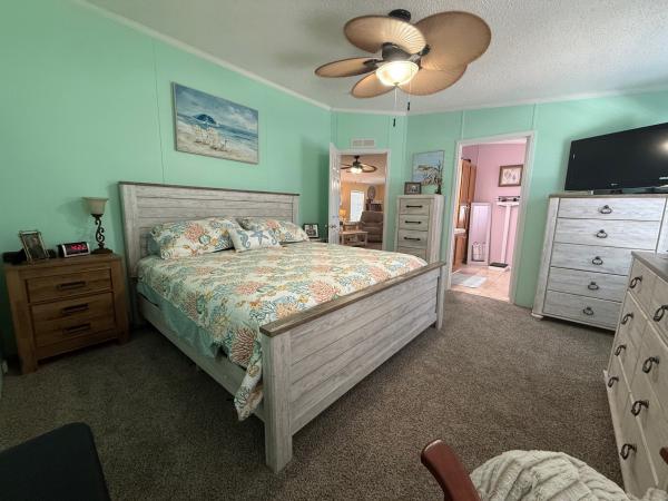 2004 Fleetwood 4443M Mobile Home