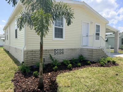 Photo 2 of 7 of home located at 634 Tulip Circle W Auburndale, FL 33823