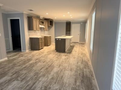 Photo 4 of 7 of home located at 634 Tulip Circle W Auburndale, FL 33823