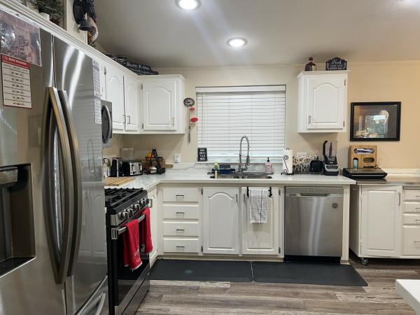 2002 FLEETWOOD HOMES CA INC 4563B 2002 Mobile Home