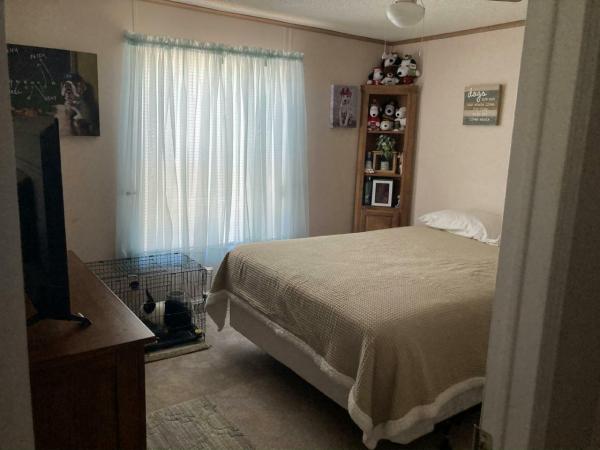 1992 Schult Plumwood Manufactured Home