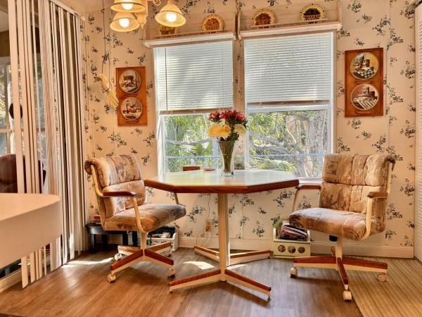 1998 Homes of Merit Manufactured Home