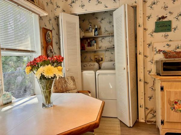 1998 Homes of Merit Manufactured Home