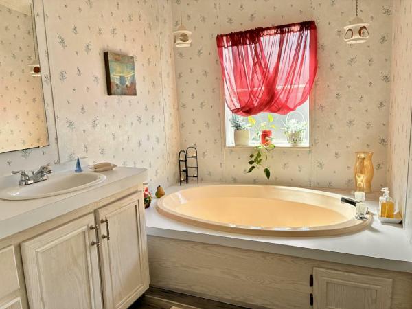 1998 Homes of Merit Manufactured Home