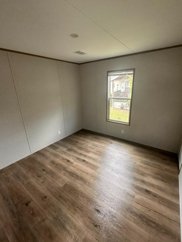 2026 Champion CHPR1676H32P01 Mobile Home