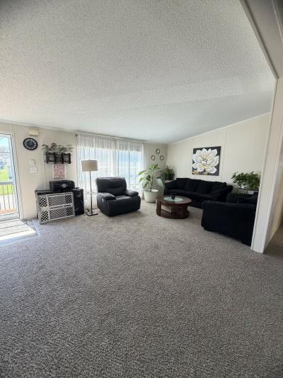 Photo 5 of 6 of home located at 1957 White Oak Lane Ypsilanti, MI 48198