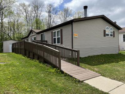 Photo 3 of 20 of home located at 24497 Manchester Drive Brownstown, MI 48134