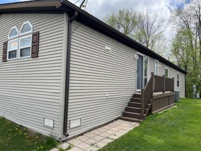 Photo 4 of 20 of home located at 24497 Manchester Drive Brownstown, MI 48134