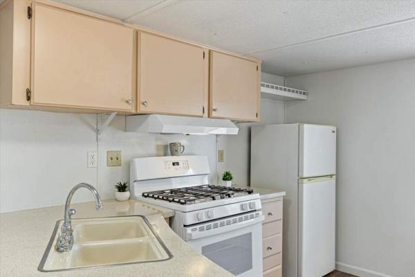 1986 Skyline Manufactured Home