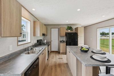 Photo 5 of 12 of home located at 9713 Buckingham Fairdale, KY 40118