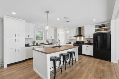 Champion Homes RM3276A Mobile Home Floor Plan