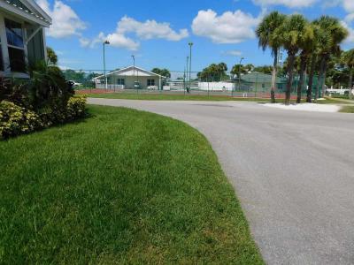 Photo 4 of 17 of home located at 956 Trinidad E Venice, FL 34285