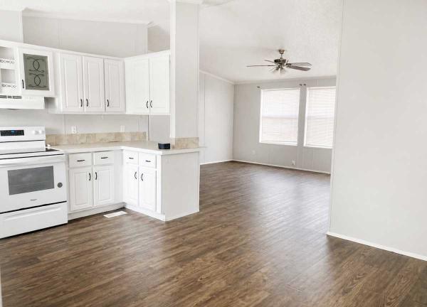 2000  Mobile Home For Sale