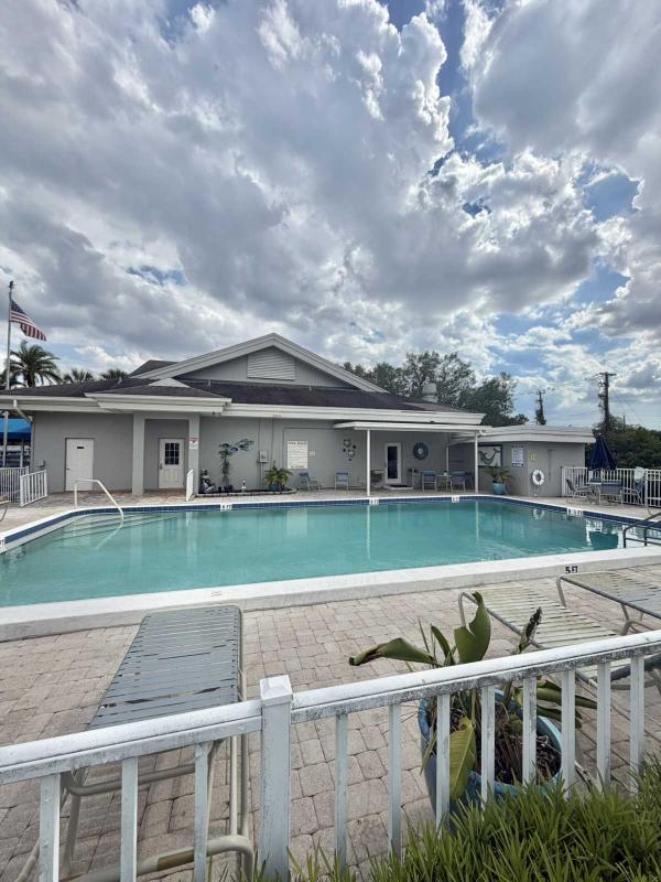 2005 Palm Harbor Manufactured Home
