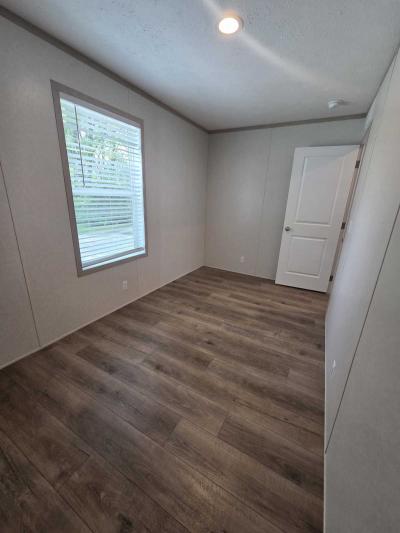 Photo 5 of 16 of home located at 8701 NE 107th Pl  #314 Kansas City, MO 64157