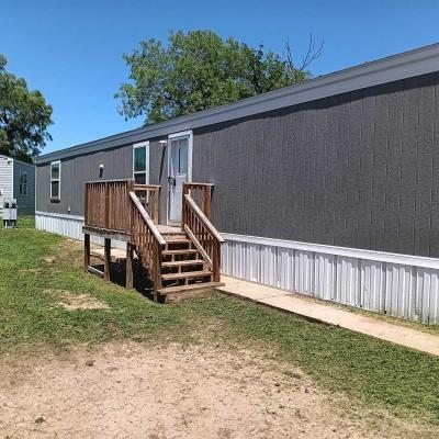 Photo 4 of 12 of home located at 2501 Martin Luther King Drive #614 San Angelo, TX 76903