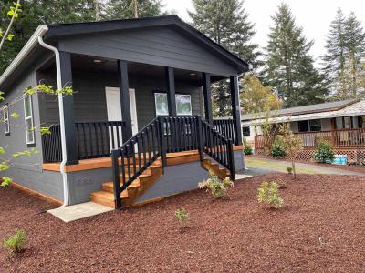 Photo 4 of 18 of home located at 26916 Hwy 36 Sp. #10 Cheshire, OR 97419
