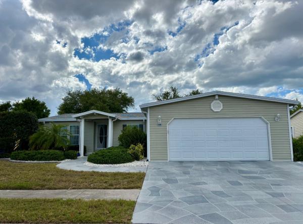 2005  Mobile Home For Sale
