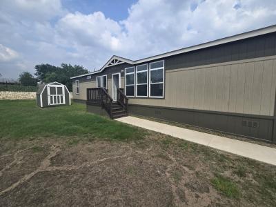 Photo 2 of 12 of home located at 468 Mill Run Avenue Kyle, TX 78640