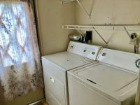 1990 Skyline Manufactured Home