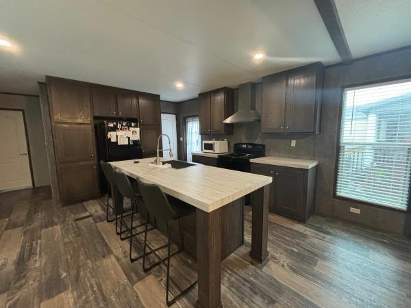 2021 AMS16763A Mobile Home