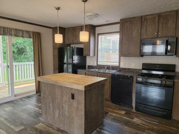 Photo 1 of 2 of home located at 3430 N. Peoria Drive Lot 180 Springfield, IL 62702