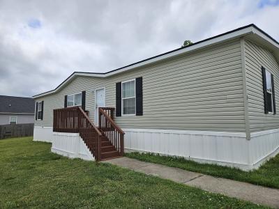 Photo 2 of 24 of home located at 94 Lynnwood Circle #43 Clarksville, TN 37040