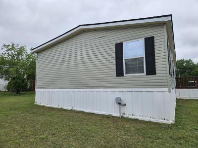 Photo 3 of 24 of home located at 94 Lynnwood Circle #43 Clarksville, TN 37040