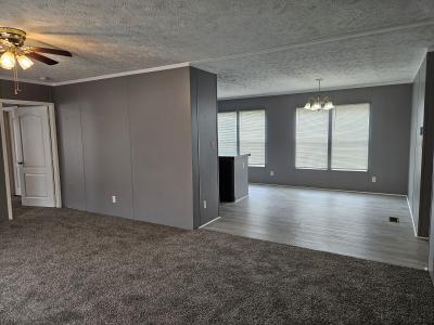 Photo 4 of 24 of home located at 94 Lynnwood Circle #43 Clarksville, TN 37040