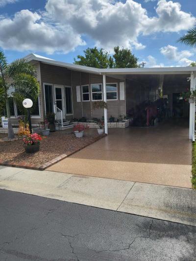 Photo 4 of 40 of home located at 180 Sun Dr North Fort Myers, FL 33903